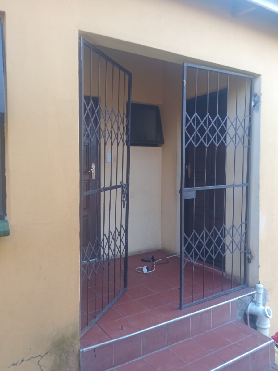 2 Bedroom Property for Sale in Mdantsane Nu 15 Eastern Cape